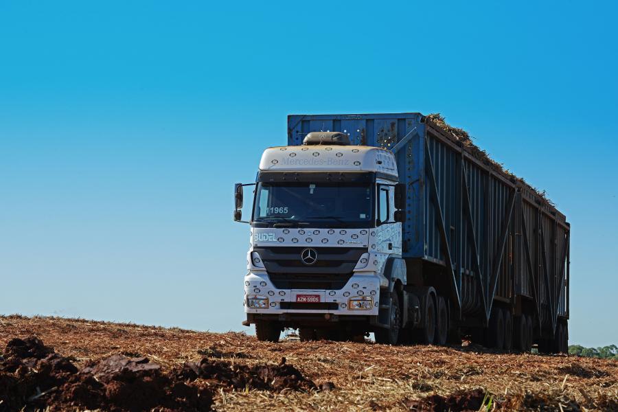  Mercedes-Benz Axor 2644 6x4 2011 года  (BR) (фото 5 из 12)